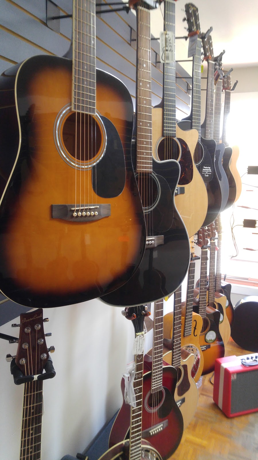 École et magasin de musique Claude Debussy | 3540 Rue Rocheleau, Saint-Hubert, QC J3Y 4T7, Canada | Phone: (450) 678-8416
