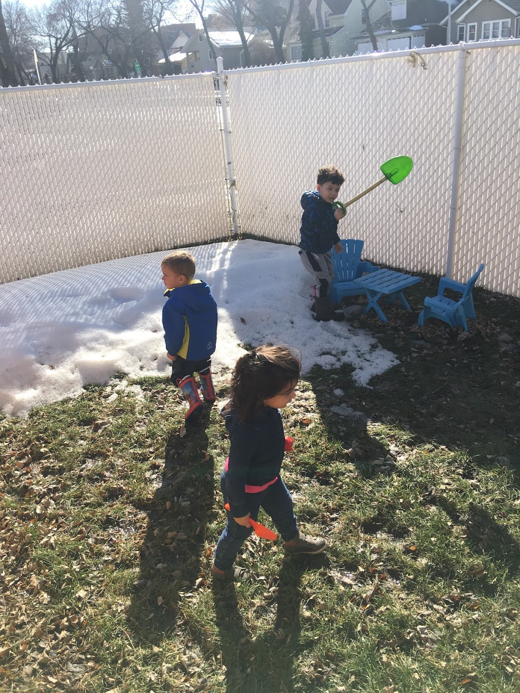 Kinder Academy Daycare | 11203 97 St NW, Edmonton, AB T5G 1X2, Canada | Phone: (780) 249-0757