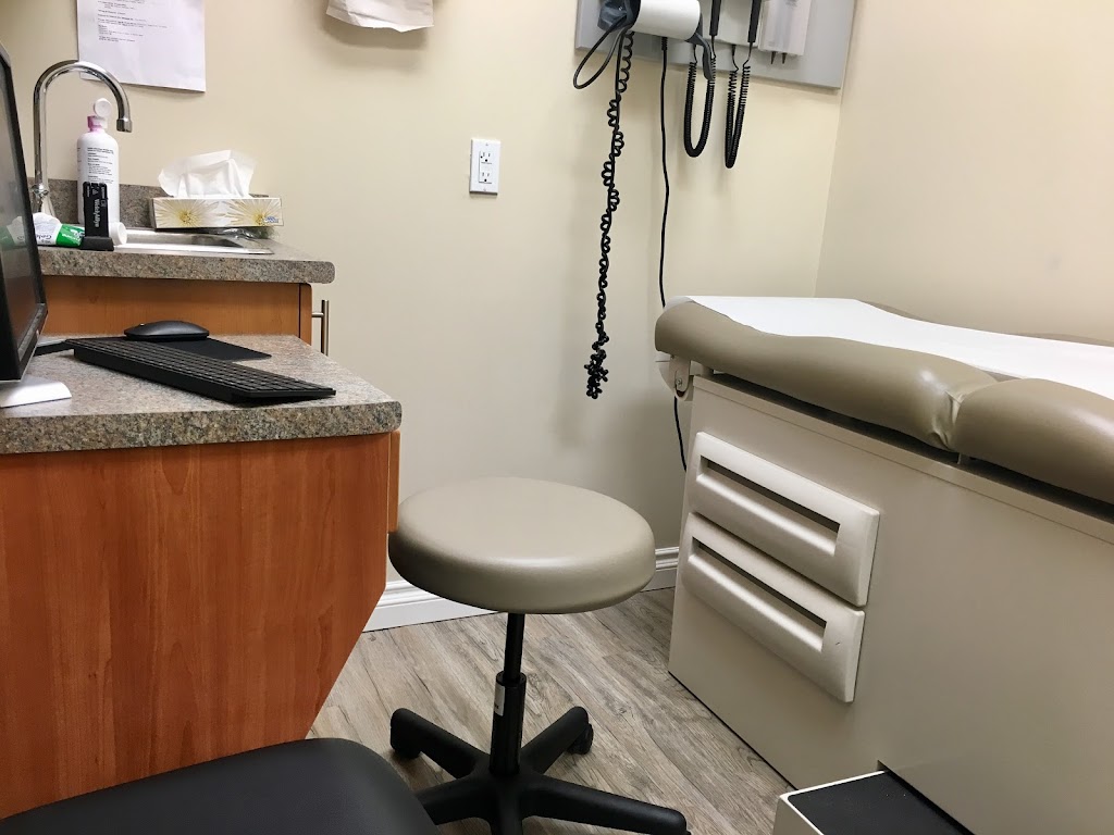 Yonge Elmwood Medical Clinic | 5025 Yonge St #201, North York, ON M2N 5P2, Canada | Phone: (647) 846-3777