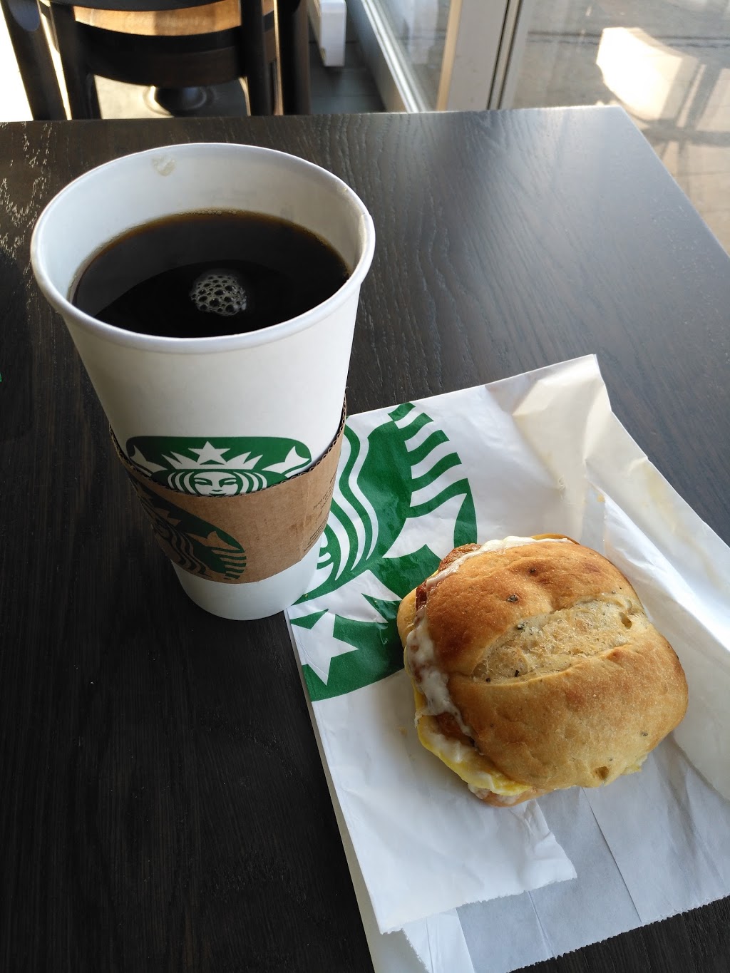 Starbucks | 25 Boulevard Don-Quichotte #15, LÎle-Perrot, QC J7V 7X4, Canada | Phone: (514) 453-3727