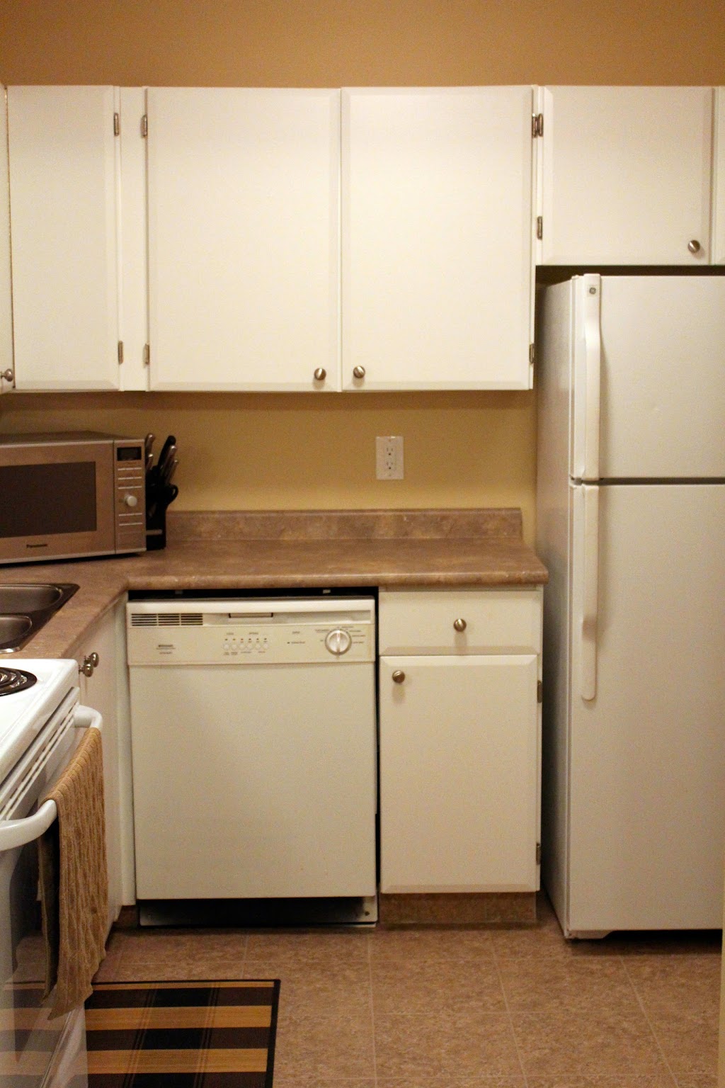 Broadview Meadows Apartments | 128 Woodbridge Way, Sherwood Park, AB T8A 4H1, Canada | Phone: (780) 464-0900