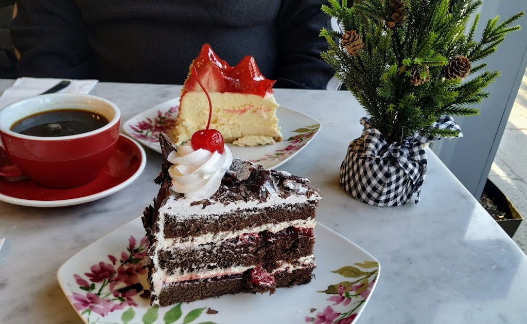 Kamenitsa | 122 Av. Fairmount O, Montréal, QC H2T 2M5, Canada | Phone: (514) 271-1078