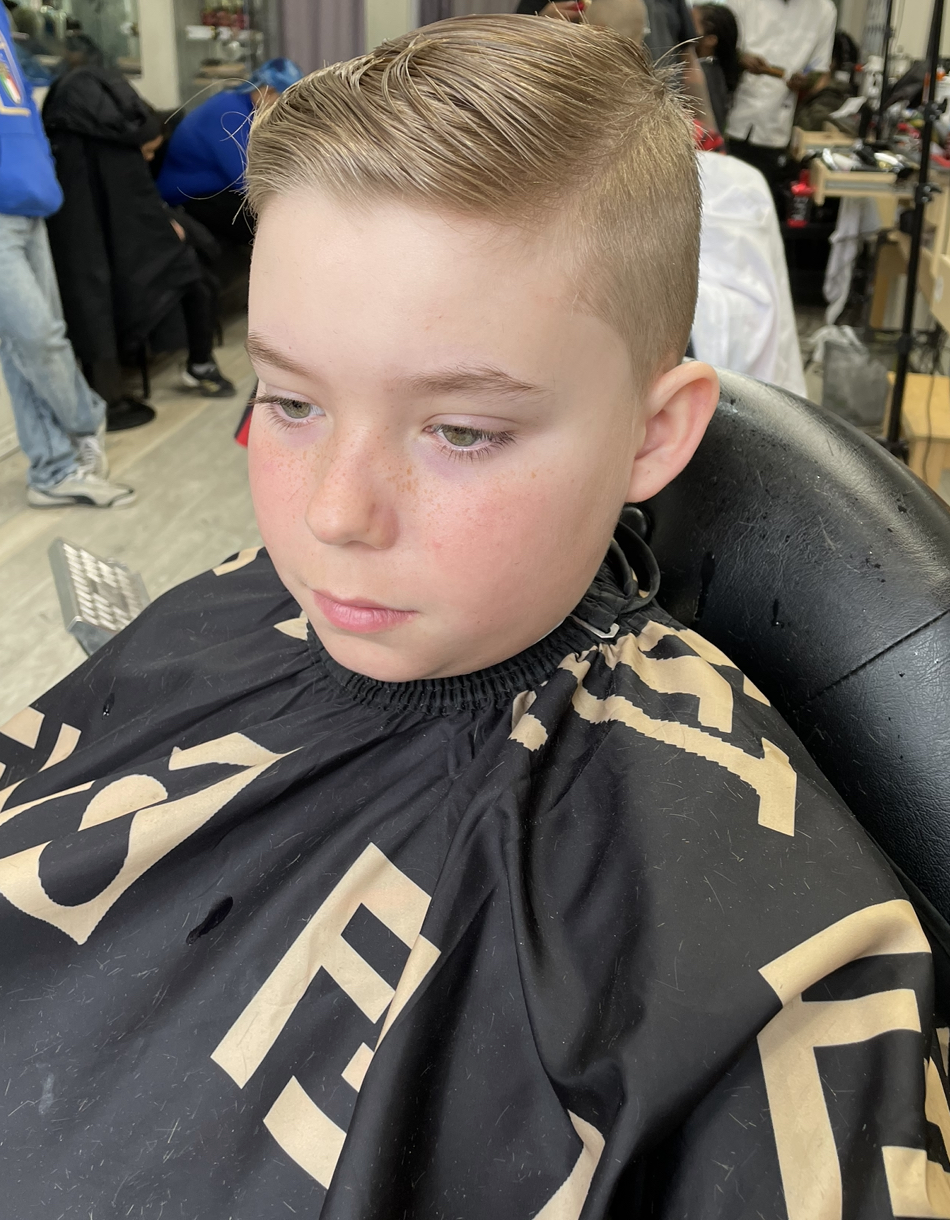 Fade Lounge | 1632 Frolis St, Oshawa, ON L1K 0L6, Canada | Phone: (647) 218-0622