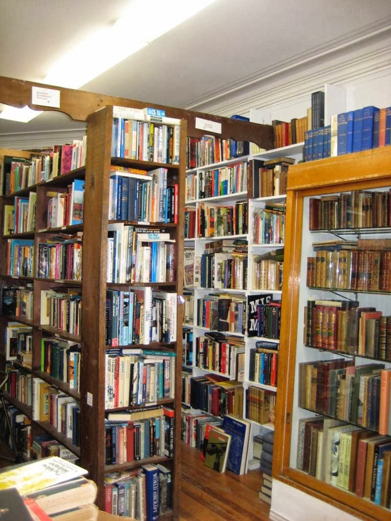 Schooner Books Ltd. | 5378 Inglis St, Halifax, NS B3H 1J5, Canada | Phone: (902) 423-8419