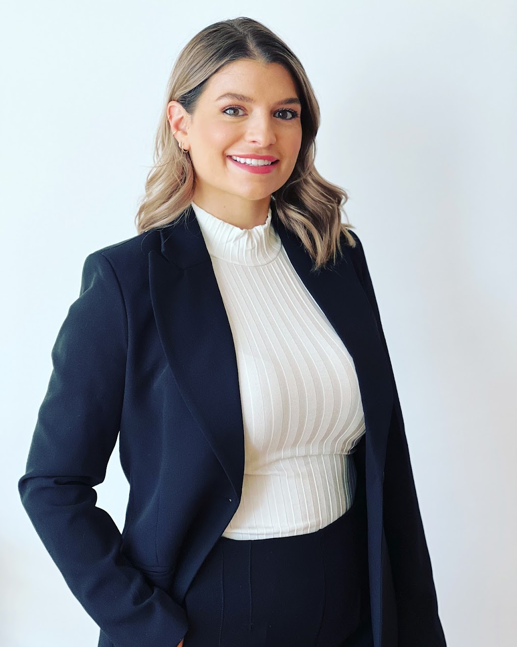 Isabelle Mendes Courtier Hypothécaire Planiprêt | 20845 Chem. de la Côte N suite 305, Boisbriand, QC J7E 4H5, Canada | Phone: (514) 978-9456