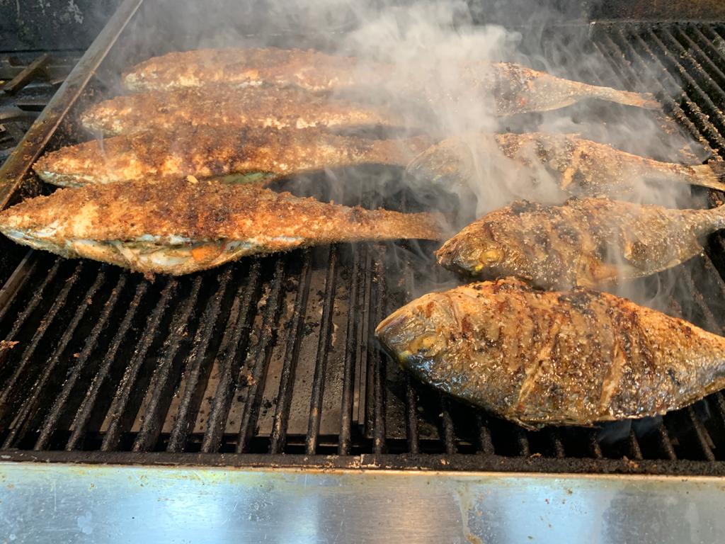 SAMAKA MEDITERRANEAN SEAFOOD | 2072 Lawrence Ave E, Scarborough, ON M1R 2Z6, Canada | Phone: (416) 551-5000