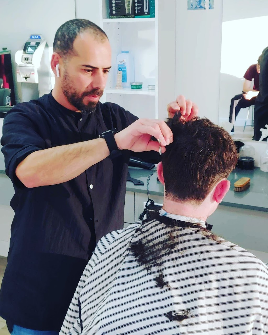 Hazems BarberShop and Salon | 2201 Jockvale Rd, Nepean, ON K2J 4J9, Canada | Phone: (613) 825-7525
