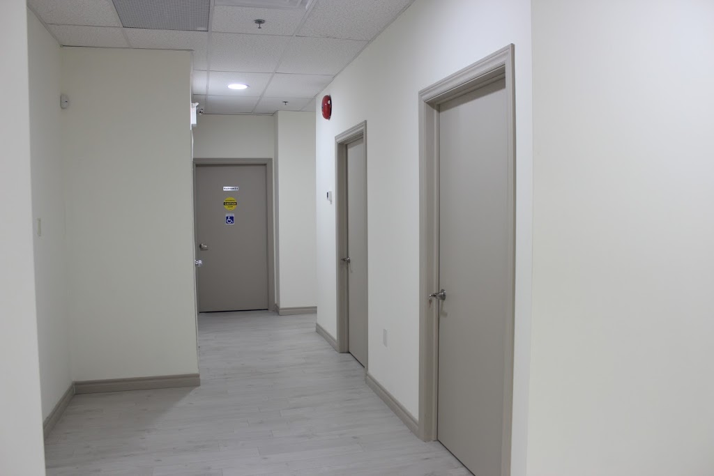 Applewood Medical Clinic | 966 Dundas St E #8a, Mississauga, ON L4Y 4H5, Canada | Phone: (905) 595-5030