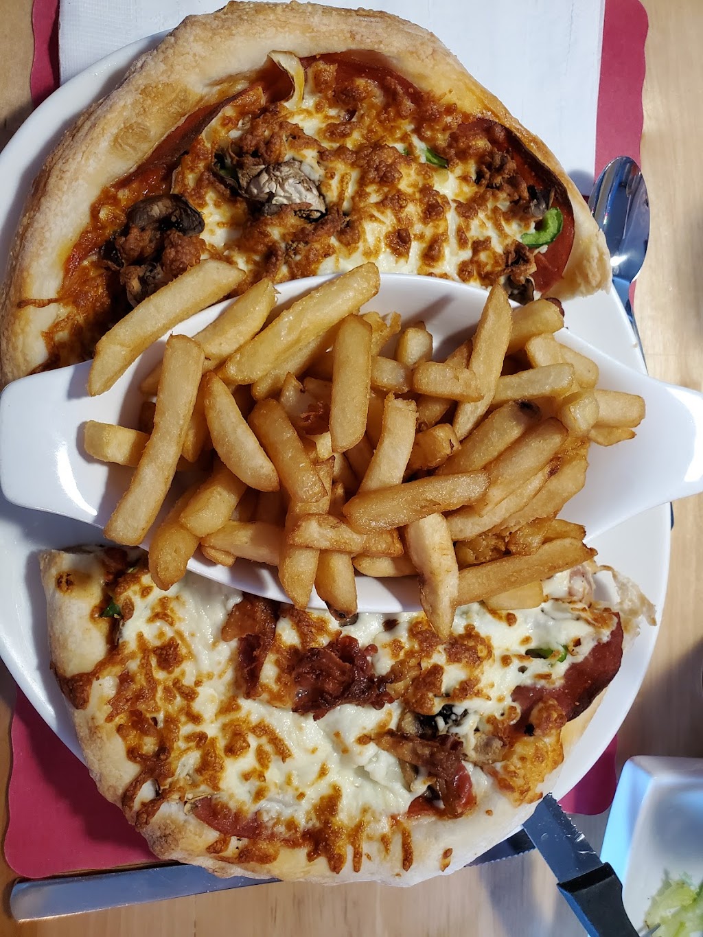 Restaurant L Est Anse Ciel | 150 QC-170, LAnse-Saint-Jean, QC G0V 1J0, Canada | Phone: (418) 272-4004