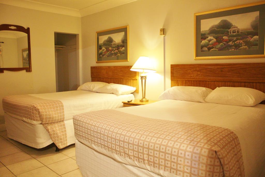 Tulip Motel | 1275 Dundas St, Woodstock, ON N4S 7V9, Canada | Phone: (519) 537-3446