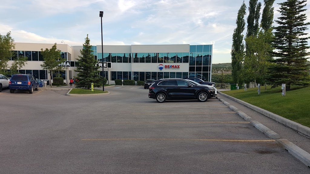 Devang Joshi, Real Estate Agent Calgary, RE/MAX REALTOR® | 110 Country Hills Landing Northwest, Calgary, AB Unit, # 101, Calgary, AB T3K 5P3, Canada | Phone: (403) 401-9060