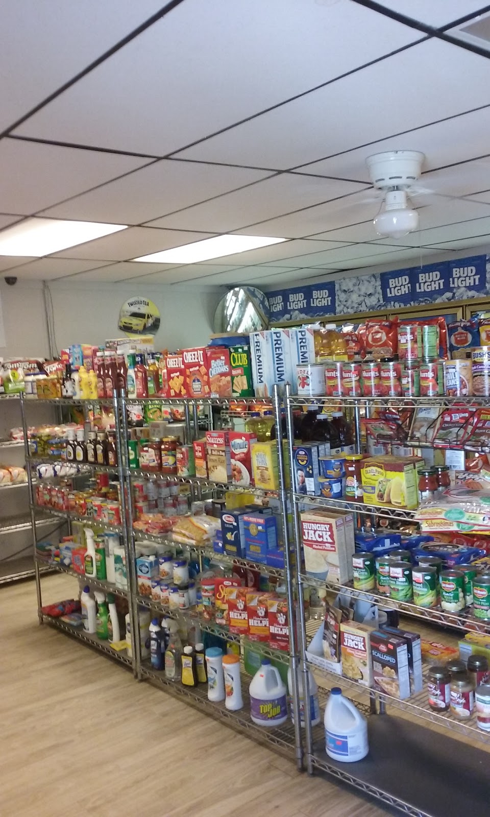Applegate Market | 2485 Sherman St, Applegate, MI 48401, USA | Phone: (810) 633-9339