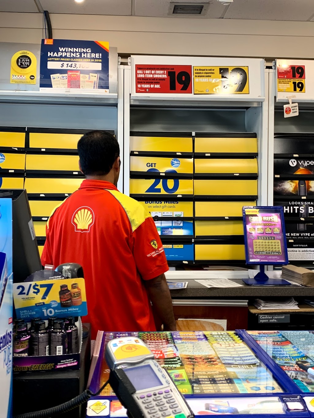 Shell | 730 Sheppard Ave E, Toronto, ON M2K 1C3, Canada | Phone: (416) 733-8275