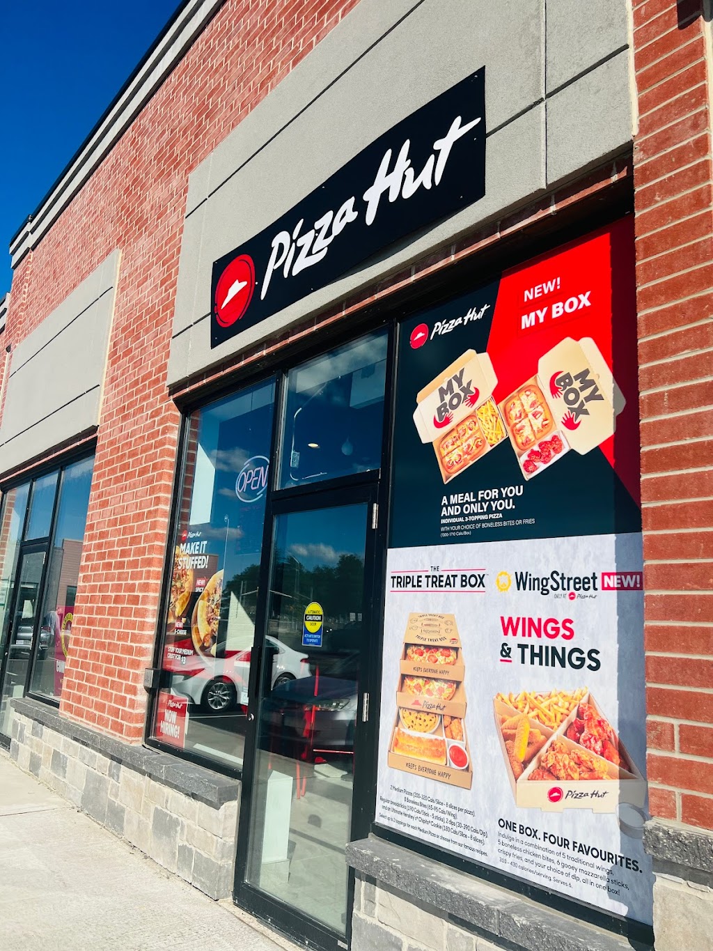 Pizza Hut Shelburne | 303 Col Phillips Dr, Shelburne, ON L0N 1S1, Canada | Phone: (519) 306-9511