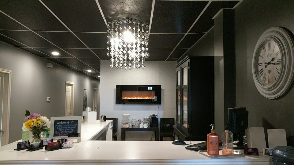 Glamour | 65 Henry St, Miramichi, NB E1V 2N4, Canada | Phone: (506) 622-0488