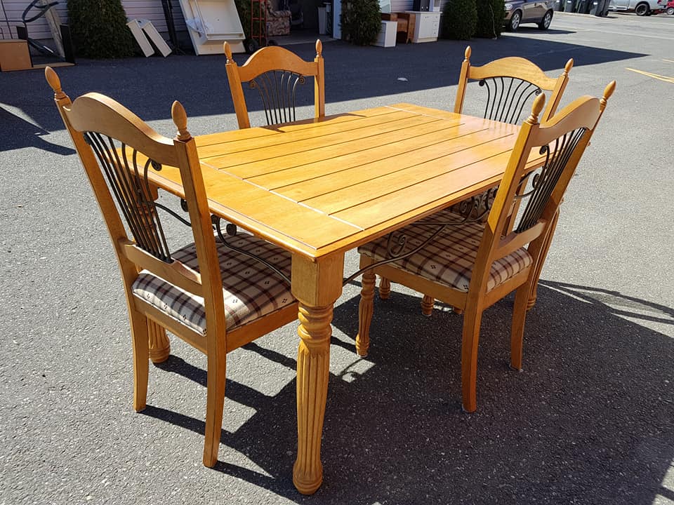 La Maison Du Chômeur | 143 12e Av, Drummondville, QC J2B 2Y6, Canada | Phone: (819) 472-6188