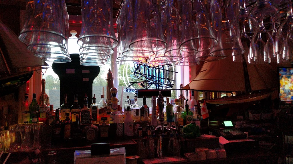 Balm Beach Bar & Smokehouse | 1 Tiny Beaches Rd N, Tiny, ON L0L 2J0, Canada | Phone: (705) 956-1234