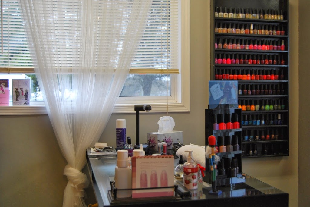 New Town Nails & Lash Studio | 350 Marigold Rd, Victoria, BC V8Z 4P9, Canada | Phone: (250) 412-3056