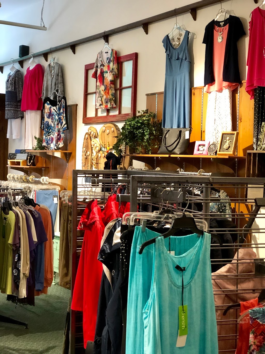 Cynthia & Co | 162 Main St S, Mount Forest, ON N0G 2L0, Canada | Phone: (519) 323-4789