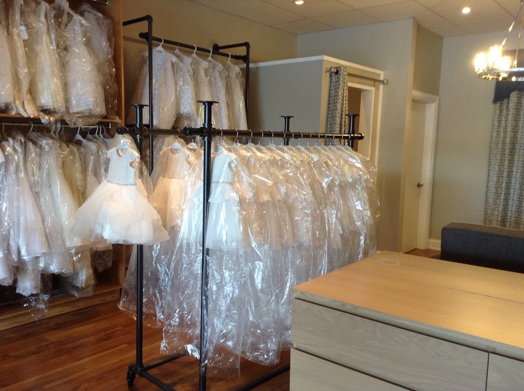 La Rondine Occasions | 38 Wilson St W, Ancaster, ON L9G 1N2, Canada | Phone: (905) 574-7227