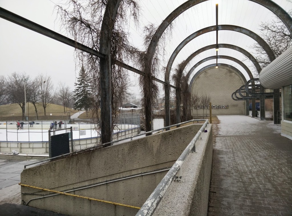 Wallace Emerson Park | 1260 Dufferin St, Toronto, ON M6H 4C3, Canada | Phone: (416) 338-4386