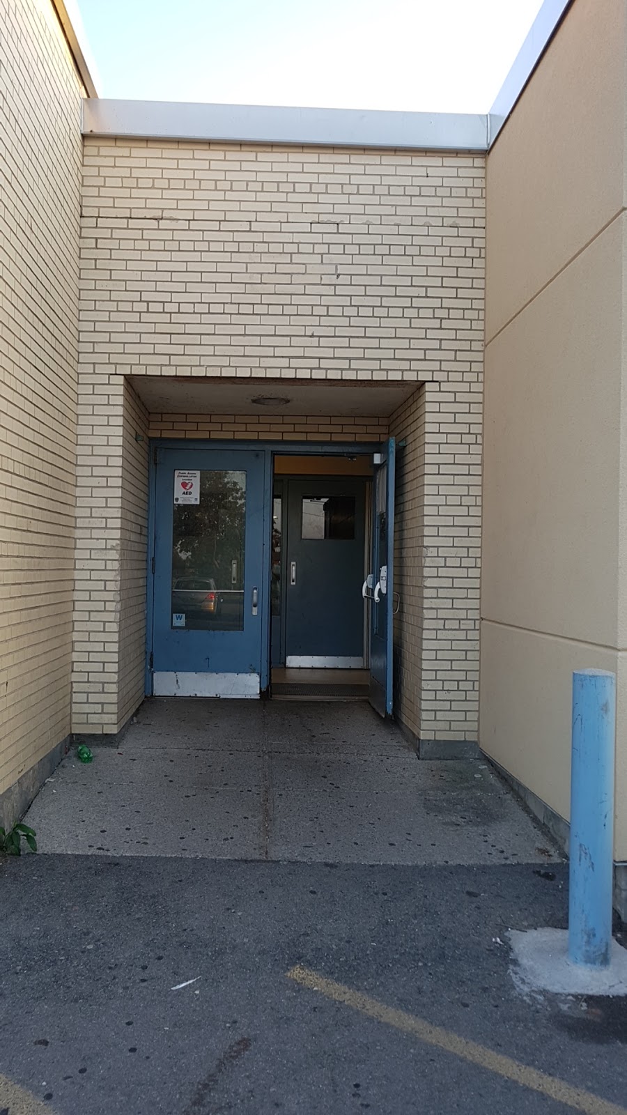 H.G. Brewster Pool | 206 Dewitt Rd, Stoney Creek, ON L8E 4M5, Canada | Phone: (905) 546-2424 ext. 5877