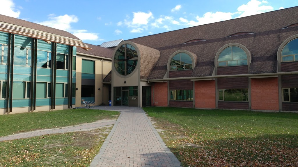 Markham Village Library | 6031 Hwy 7, Markham, ON L3P 3A7, Canada | Phone: (905) 513-7977