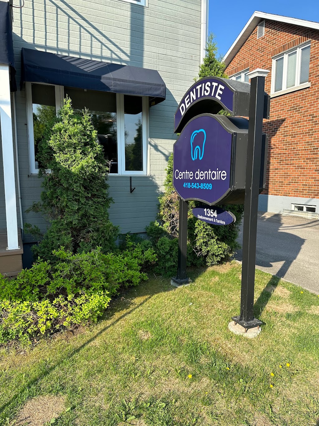 Centre dentaire Faust | 1354 Bd du Saguenay E, Chicoutimi, QC G7H 1G8, Canada | Phone: (418) 543-8509