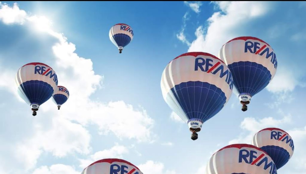 Lenka Vavrek - Real Estate Agent, REMAX | 1595 Upper James St, Hamilton, ON L9B 0H7, Canada | Phone: (905) 407-0760