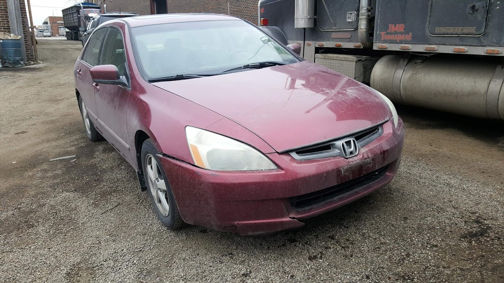 Junk Car Removal Brampton | 17 Knightsbridge Rd unit # 904, Brampton, ON L6T 3X9, Canada | Phone: (647) 694-9876