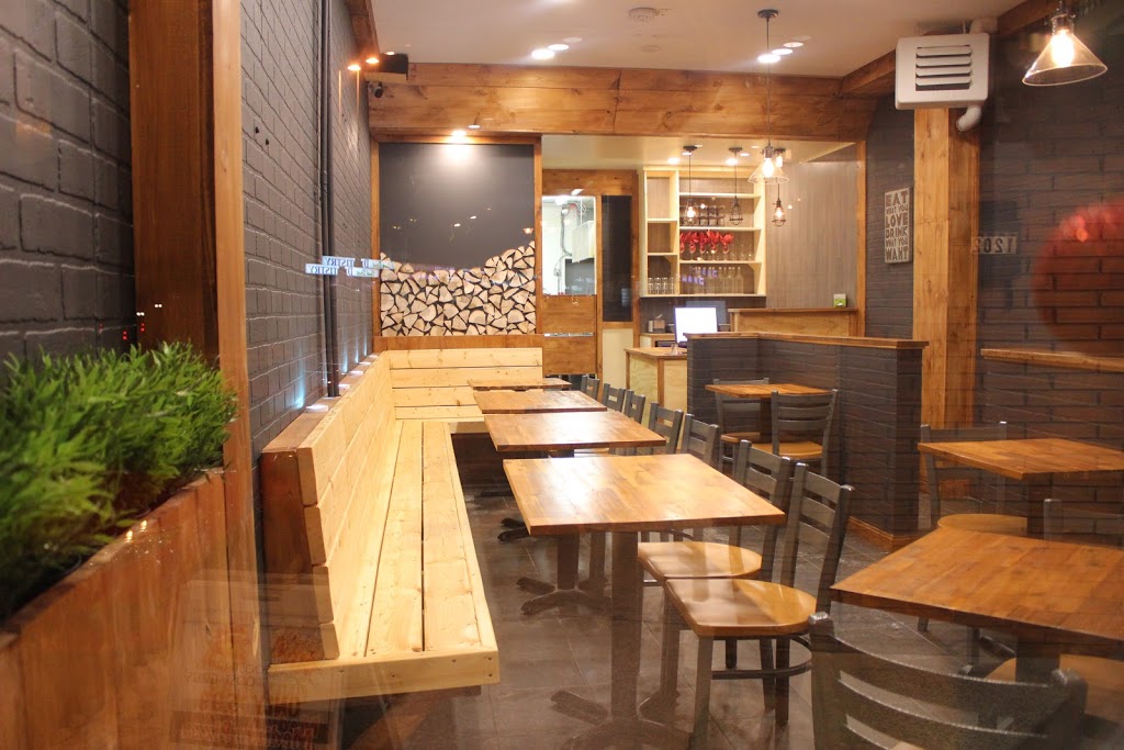 Roost & Grills | 1202 Bank St, Ottawa, ON K1S 3Y1, Canada | Phone: (613) 523-2255