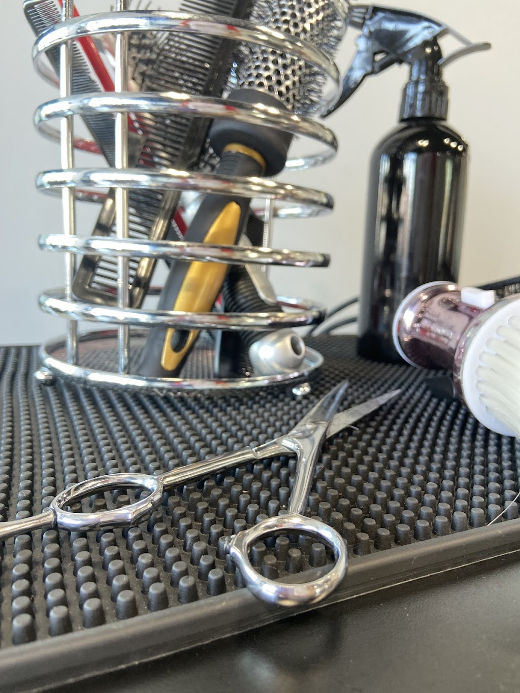 Roots n Style Salon & Spa | 10940 Goreway Dr, Brampton, ON L6P 4N4, Canada | Phone: (905) 794-3373