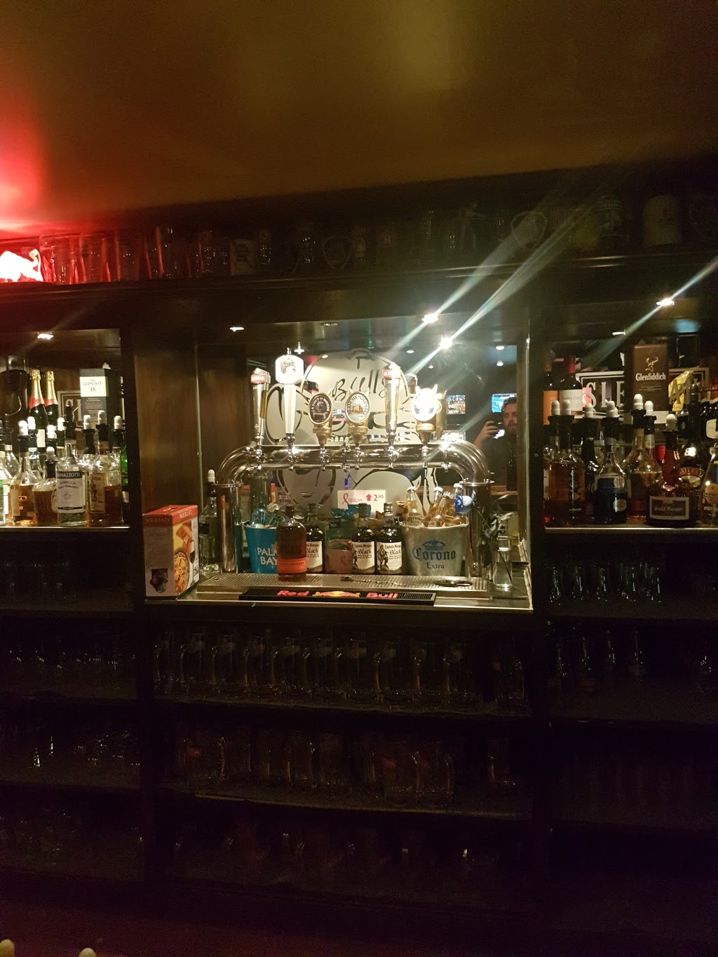 Bulls Bistro | 2159 Avenue Notre Dame, Québec, QC G2E 3E8, Canada | Phone: (418) 872-4731