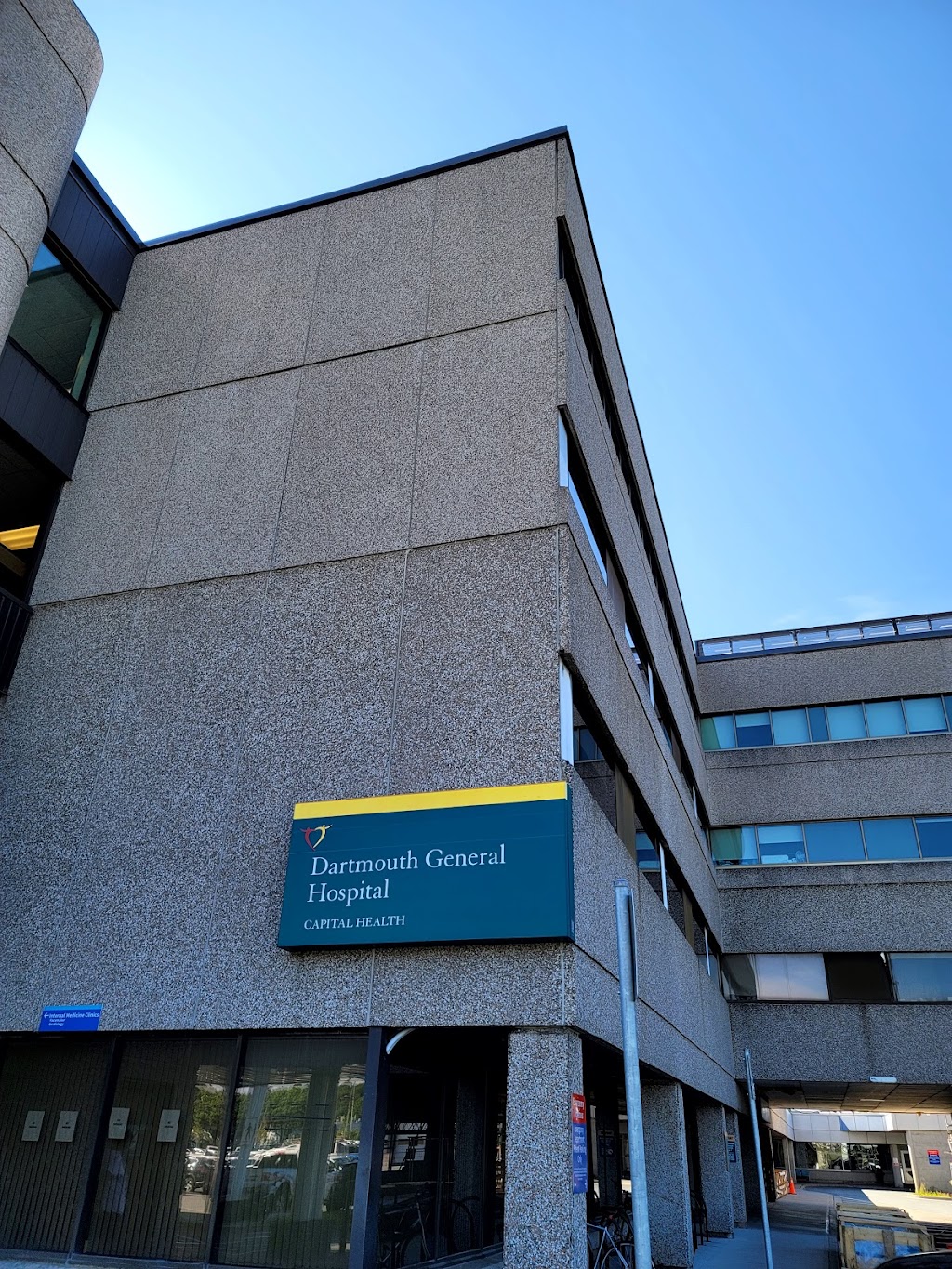 Dartmouth General Hospital | 325 Pleasant St, Dartmouth, NS B2Y 4G8, Canada | Phone: (902) 465-8300