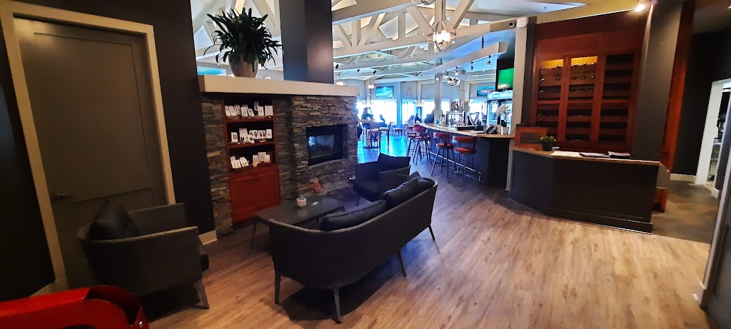 Pacific Moon Rising Bar & Grill | 1600 Stroulger Rd #1, Nanoose Bay, BC V9P 9B7, Canada | Phone: (250) 468-0474