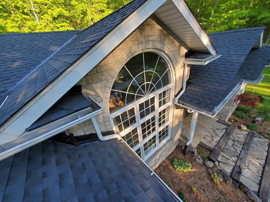 D.C United Roofing | 28 Currie St Unit #13, Barrie, ON L4M 5N4, Canada | Phone: (705) 733-6072