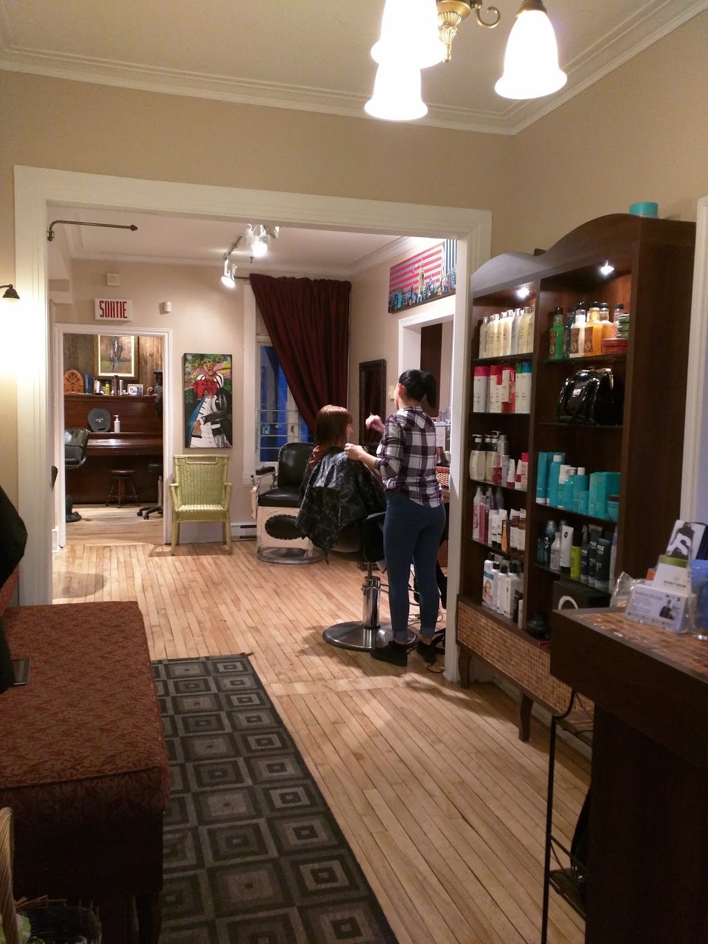 Signe Cyril Coiffure | 85 Rue Saint-Jean, Longueuil, QC J4H 2X1, Canada | Phone: (450) 677-4000
