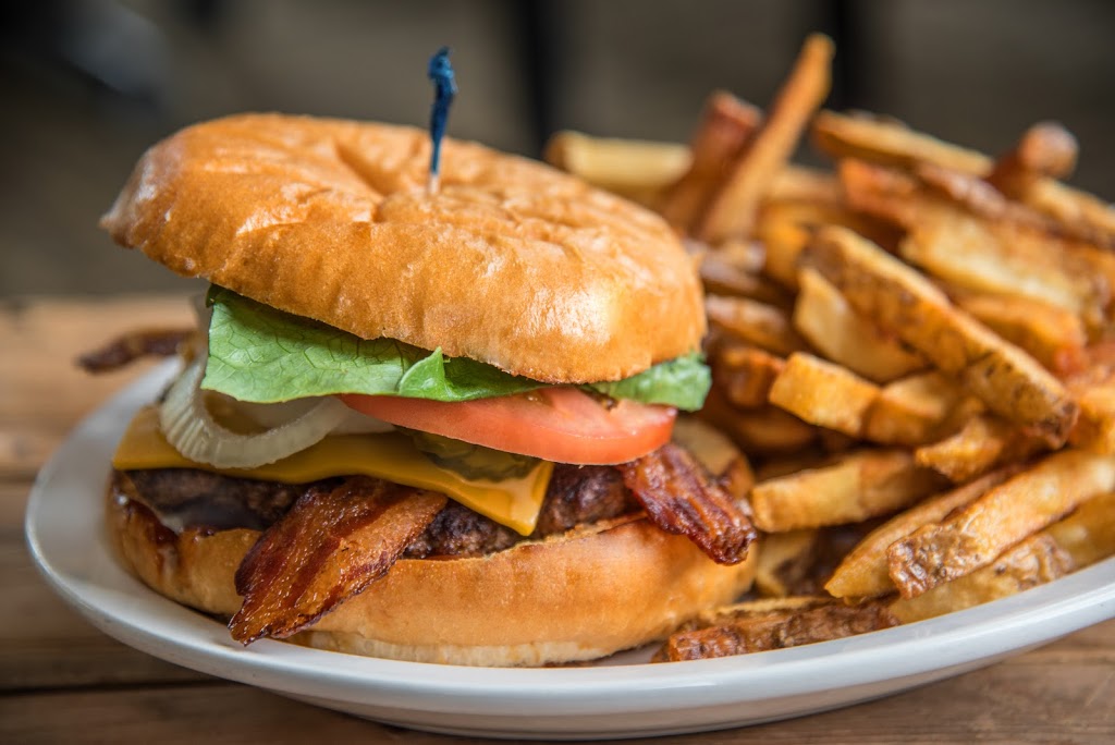 The Hills Restaurant | 443 Golf Club Rd, Hillsborough, NB E4H 2T9, Canada | Phone: (506) 734-6001