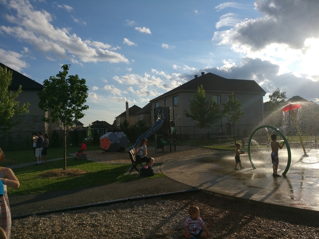 Jeux deau | 5685 Rue Carrière, Brossard, QC J4Z 0K1, Canada