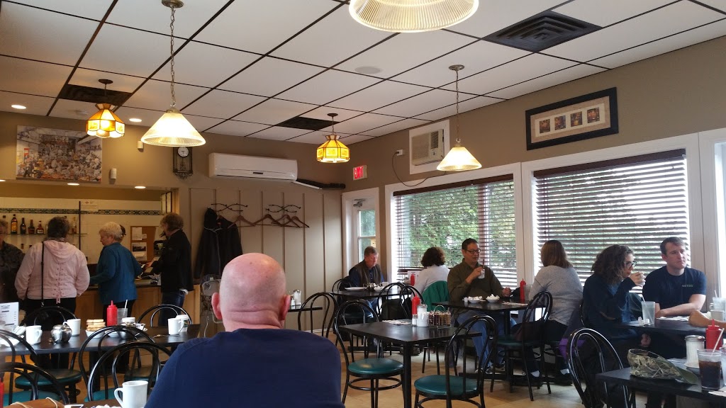 Classic Cafe East | 73 Duckworth St, St. Johns, NL A1C 5H7, Canada | Phone: (709) 726-4444