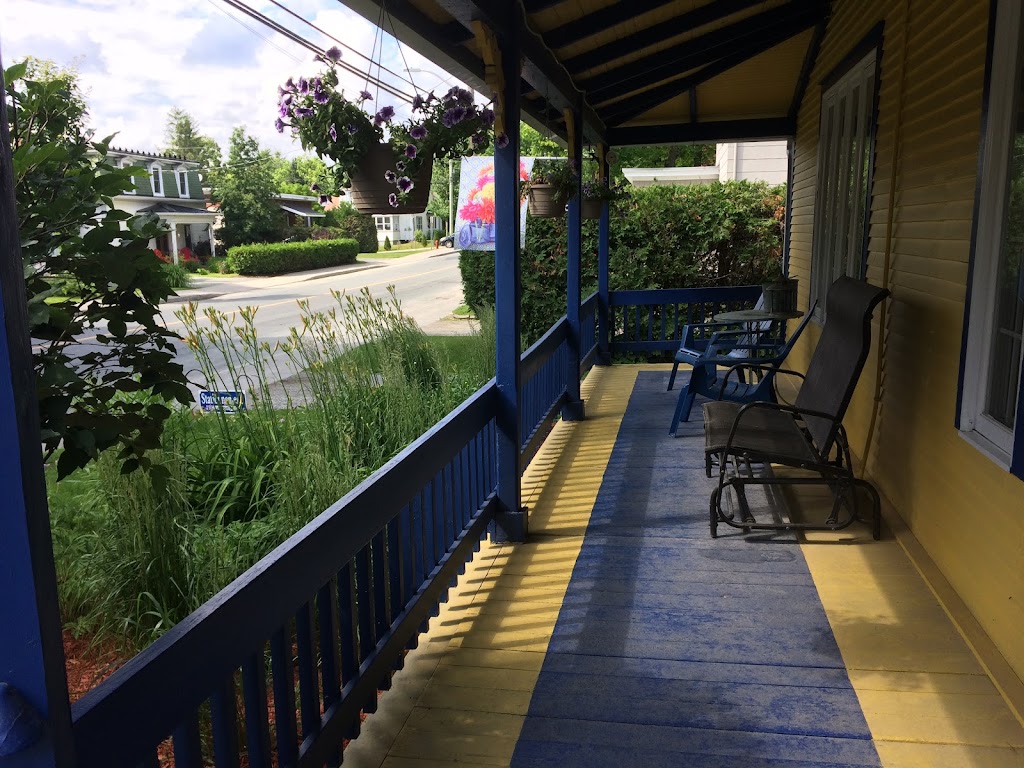 Au Saut Du Lit (Gîte/B&B/ Chambre dhôte/Bed and Breakfast | 224 Rue Merry N, Magog, QC J1X 2E8, Canada | Phone: (819) 847-3074