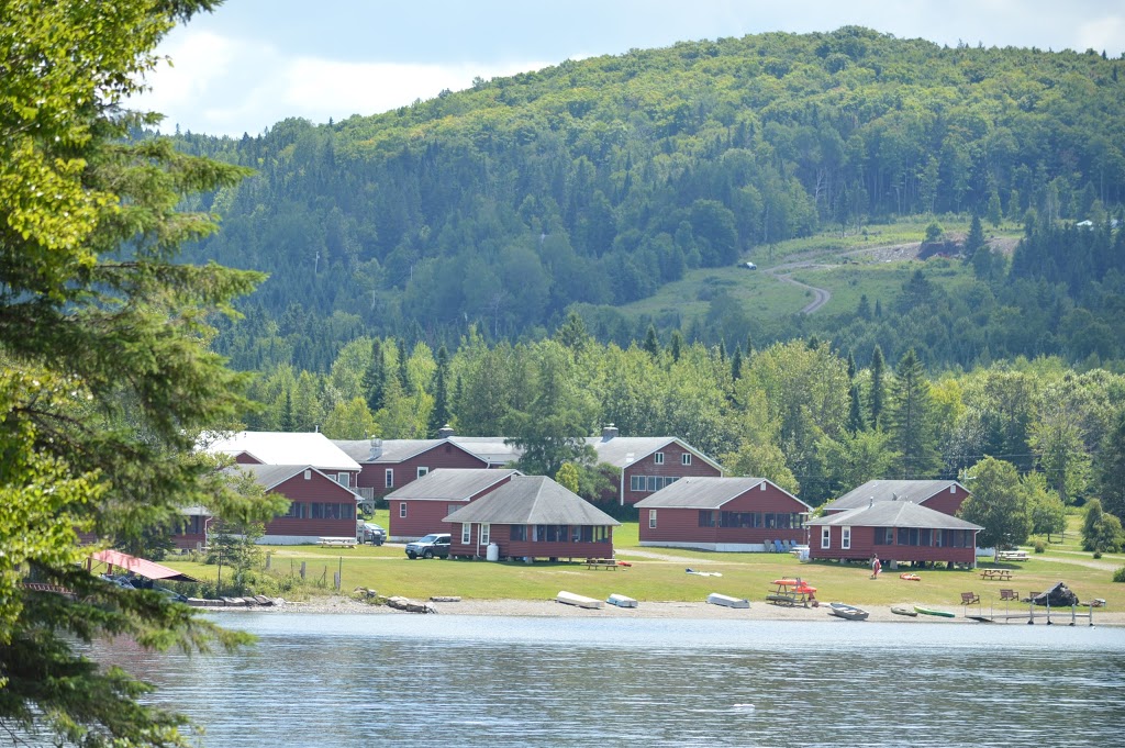Frontier Lodge | 1406 QC-141, Saint-Herménégilde, QC J0B 2W0, Canada | Phone: (819) 844-2277
