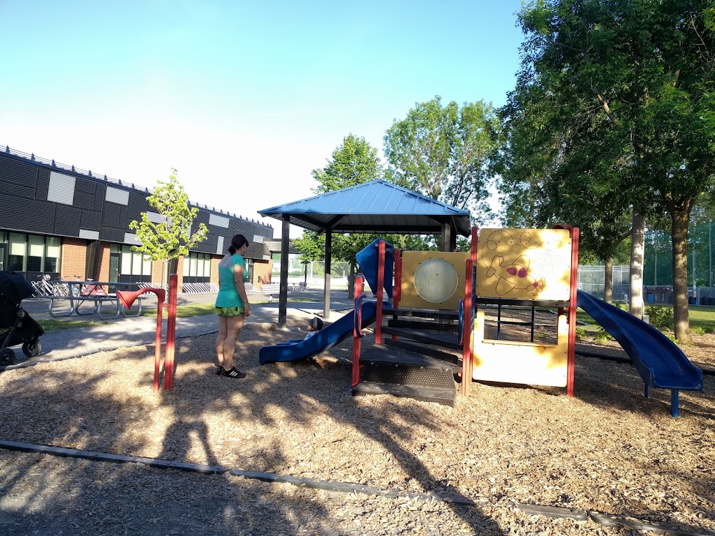Douville Recreation Center | 5065 Rue Gouin, Saint-Hyacinthe, QC J2S 1E3, Canada | Phone: (450) 773-7811