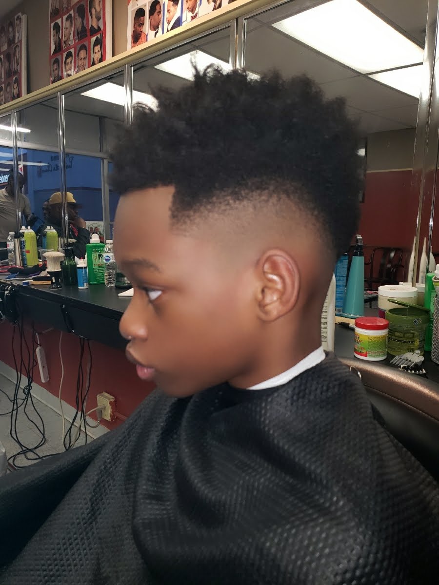 Cool Cut Hair Designs For Men & Women | 619 Center St, Ottawa, ON K1K 2N8, Canada | Phone: (613) 600-4312