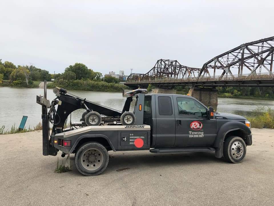 Raj Towing | 671 Coronation Rd, Narol, MB R1C 0C3, Canada | Phone: (204) 999-1927