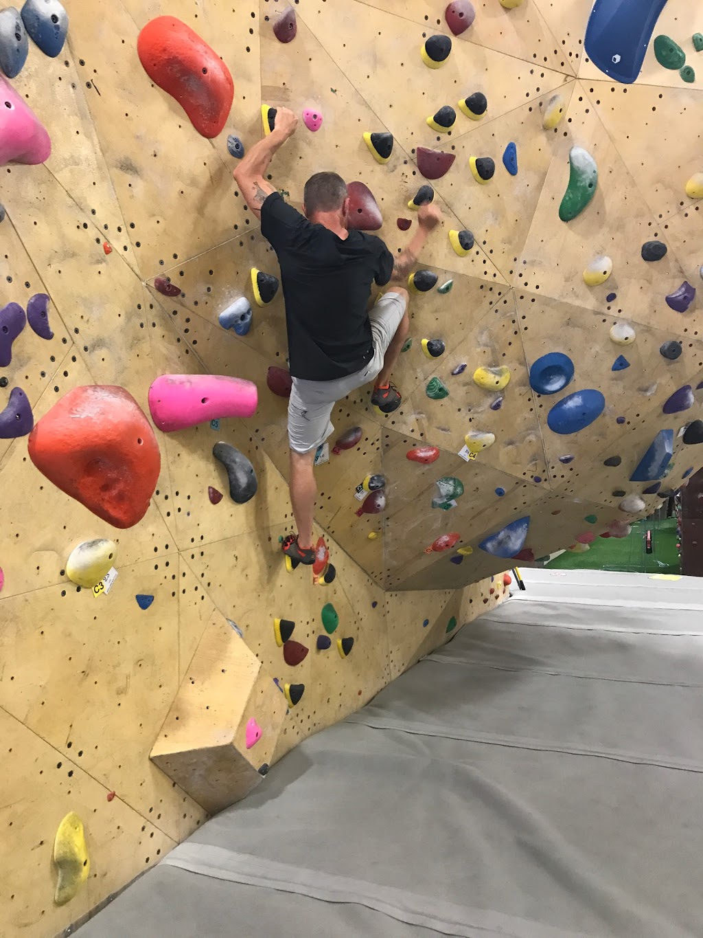 Calgary Climbing Centre Chinook | 7130 Fisher Rd SE, Calgary, AB T2H 0W3, Canada | Phone: (403) 252-6778