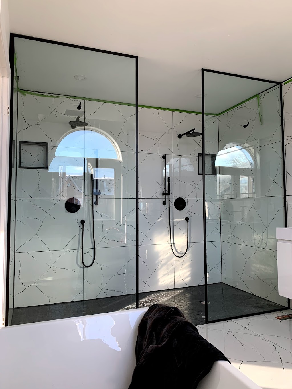 OSCAR GLASS SOLUTIONS INC. | 3 Crew Ct, Barrie, ON L4N 5S4, Canada | Phone: (437) 333-8001