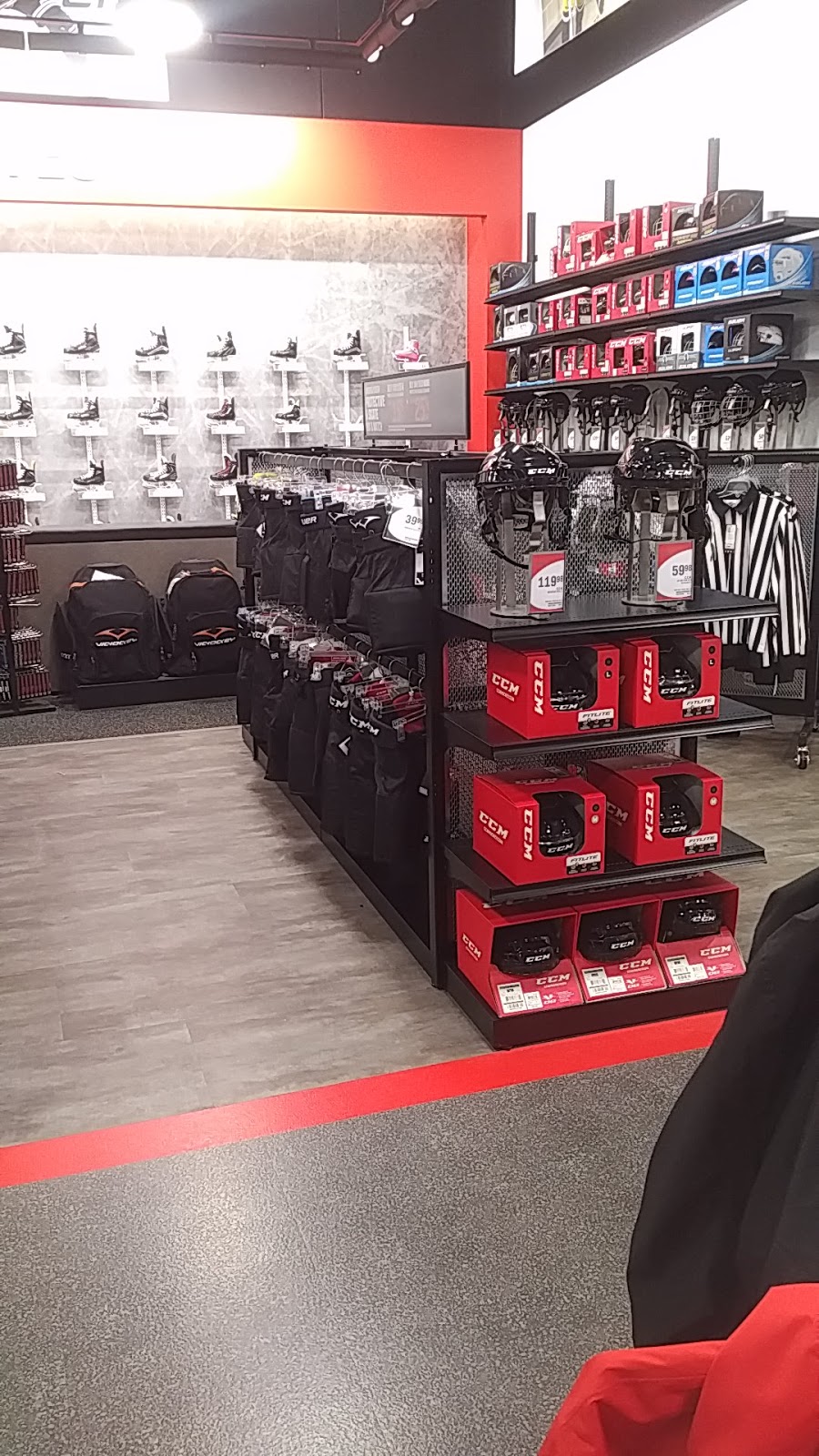 Sport Chek Conestoga Mall | 550 King St N, Waterloo, ON N2L 5W6, Canada | Phone: (519) 886-6336