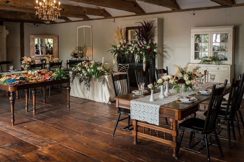 The Glass Manor - Wedding Venue | 5108 County Road 27 R.R.#1, Cookstown, ON L0L 1L0, Canada | Phone: (705) 458-1275