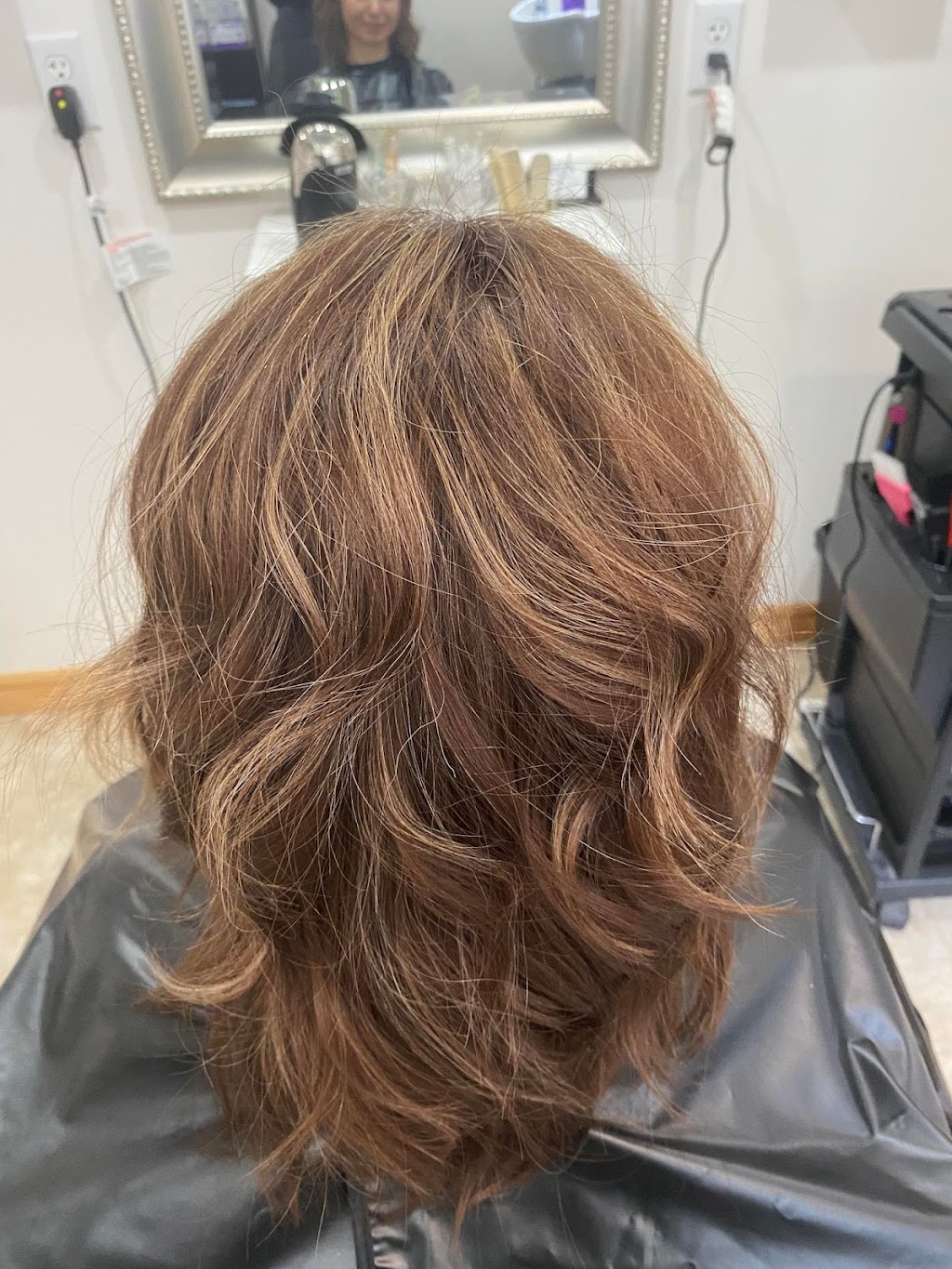 Salon de Coiffure Fabreville Bonjour Beauté | 1172 40e Av, Laval, QC H7R 4X8, Canada | Phone: (514) 564-5070